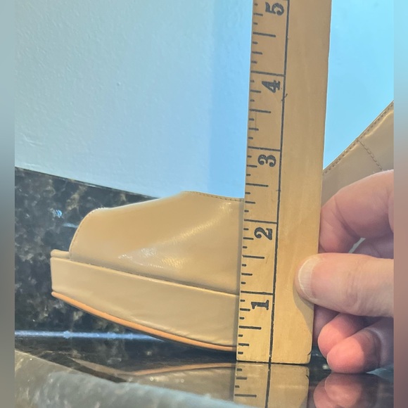 Michael Kors Peep Toe Stilletto 4.5” Heels Nude Size 9.5 - Picture 12 of 12